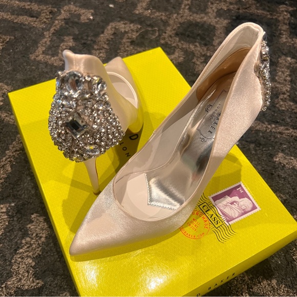 LIKE NEW TED BAKER LONDON MIEON STILETTOS IN LIGHT CREAM - WORN ONCE INDOORS! - Picture 2 of 16